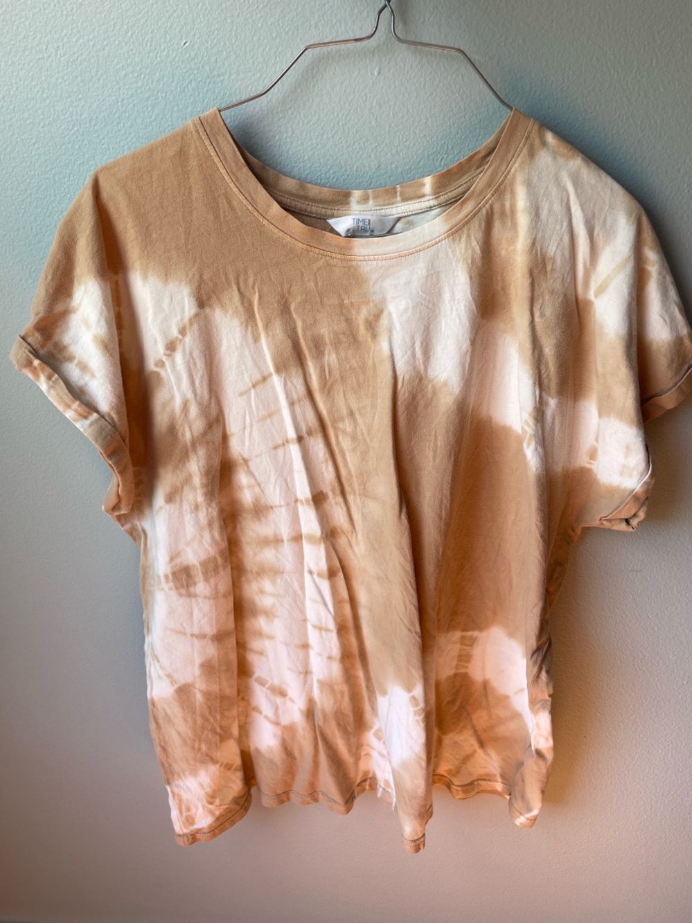 Time and Tru Beige and White Tie-Dye Short Sleeve Tee